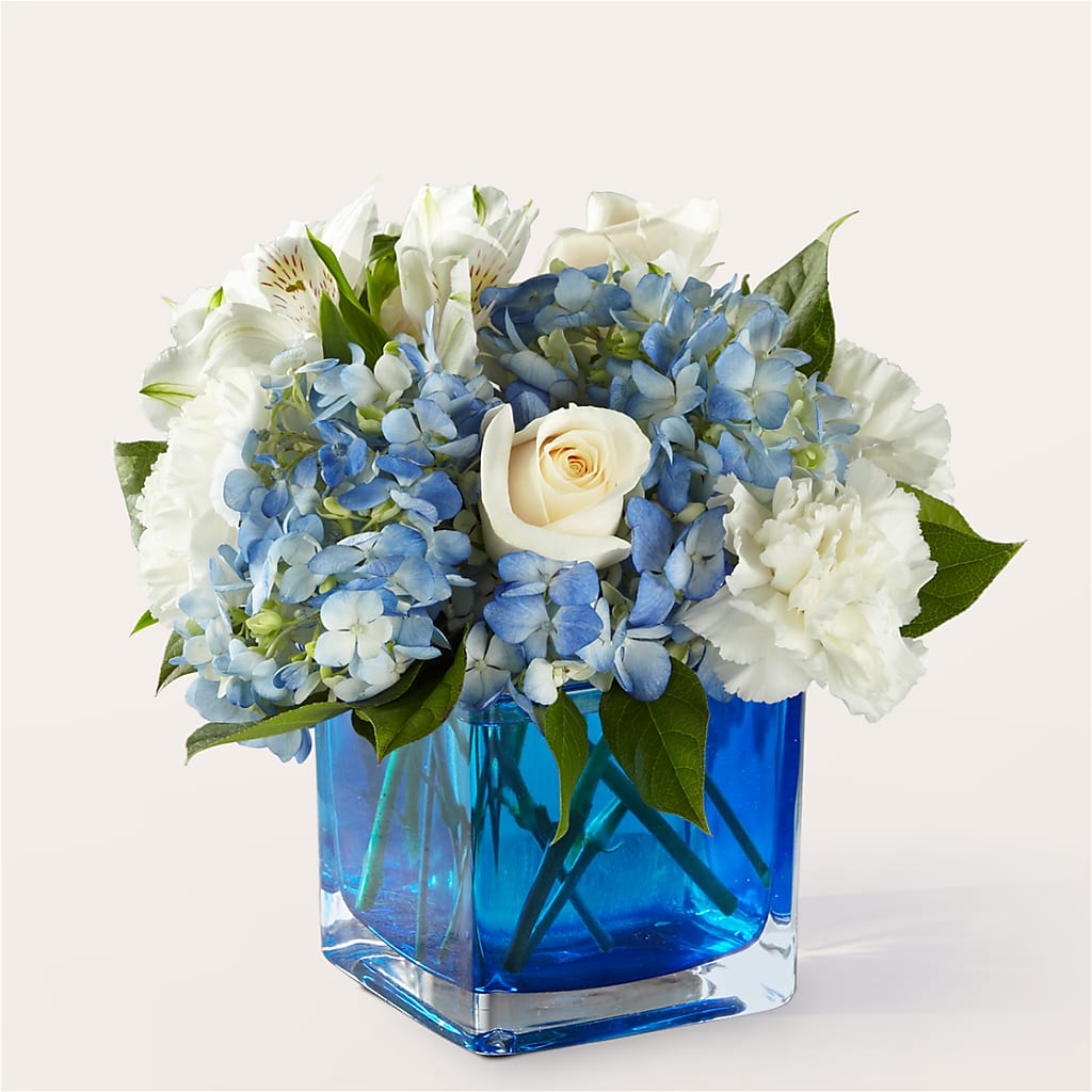 Soothing Waters Bouquet – Still Blooming, Santa Fe TX