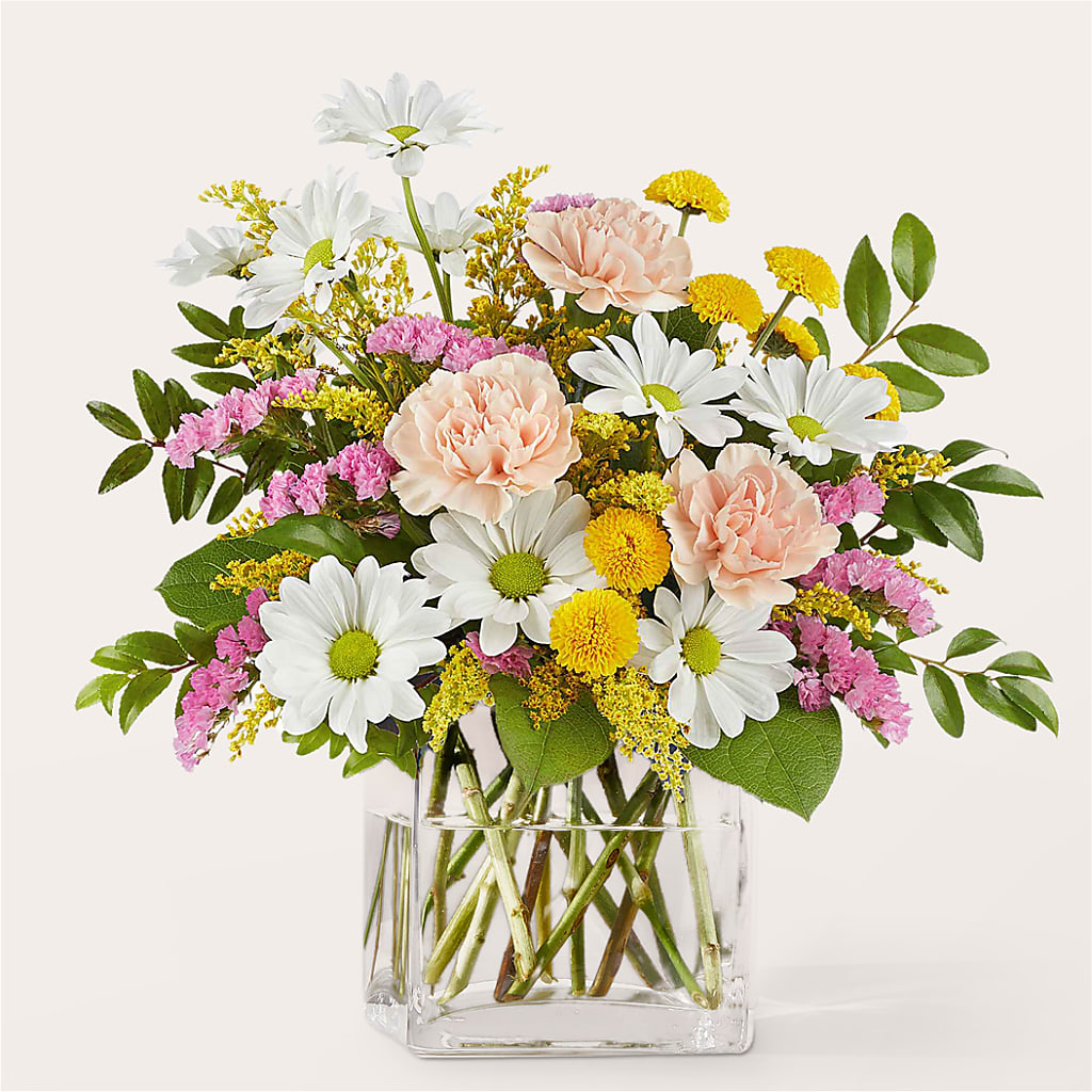 Country Cottage Bouquet – Still Blooming, Santa Fe TX