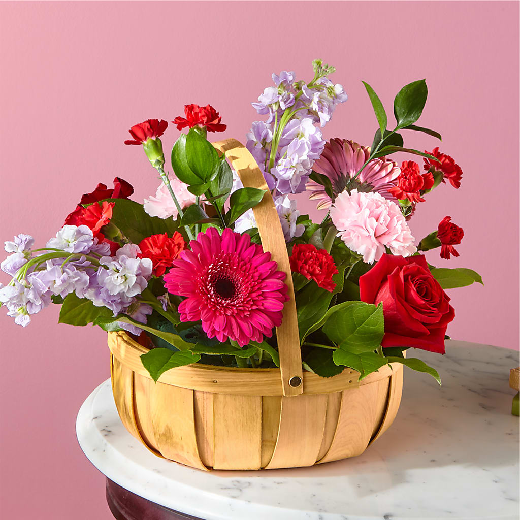 Pink Picnic Basket – Still Blooming, Santa Fe TX