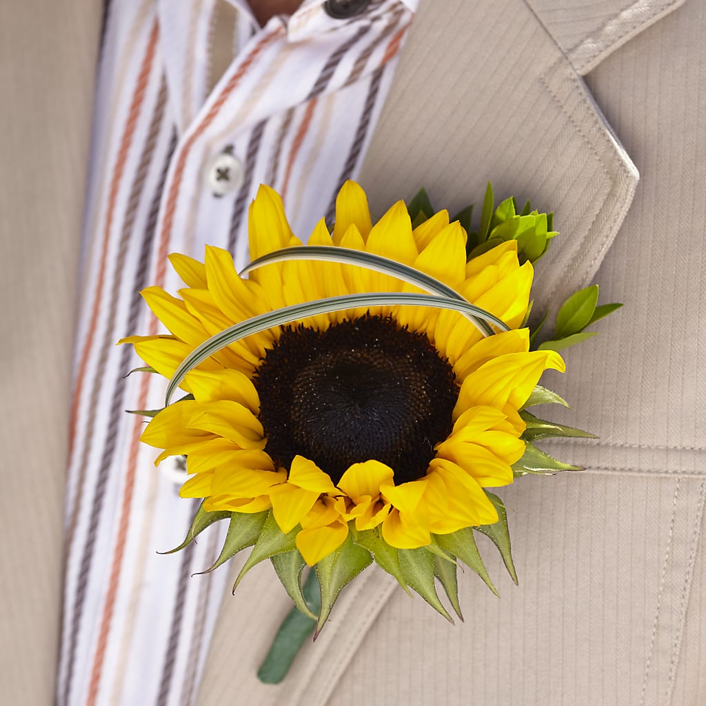 Free Spirit Boutonniere – Still Blooming, Santa Fe TX