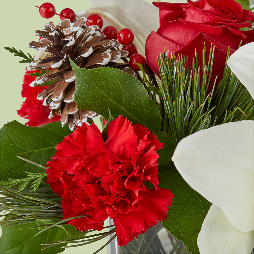 Glistening Icicles Bouquet –  Still Blooming, Santa Fe TX
